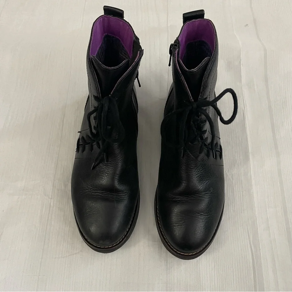 BIONICA Women’s Corset II Purple & Black Lace Up Ankle Booties Size 7.5